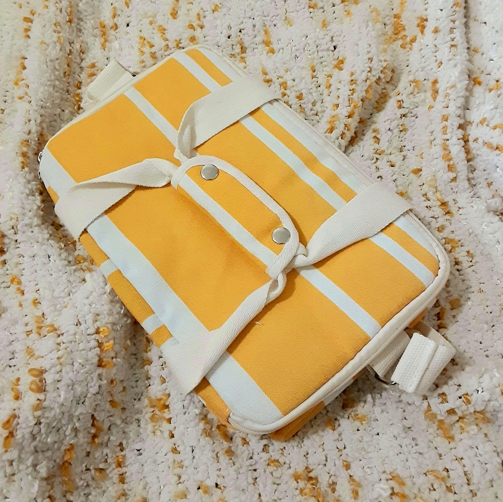 Adorable Yellow lunch box / cooler